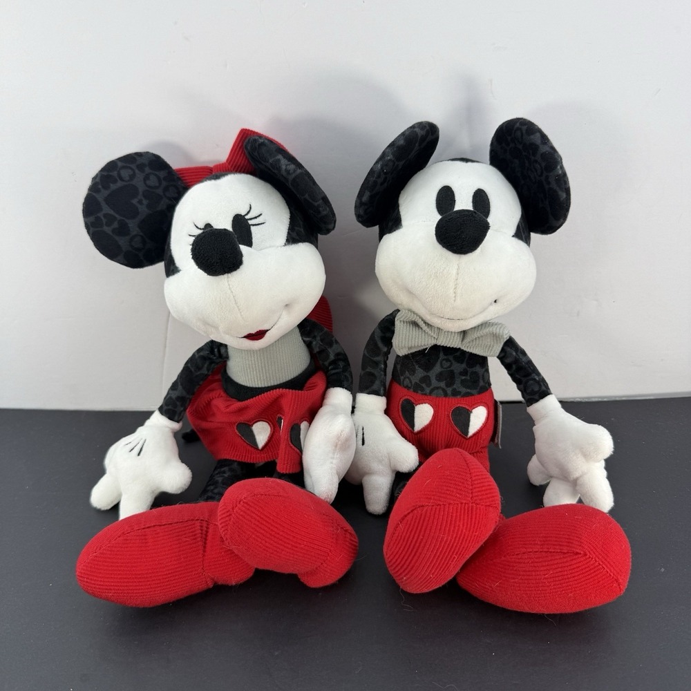 Hallmark Disney Mickey Minnie Valentines Love Hearts Plush 13.5" Stuffed Lot